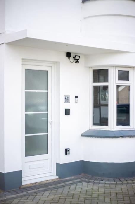 Stylish Retreat In Leigh-On-Sea Apartment Southend-on-Sea Exterior photo